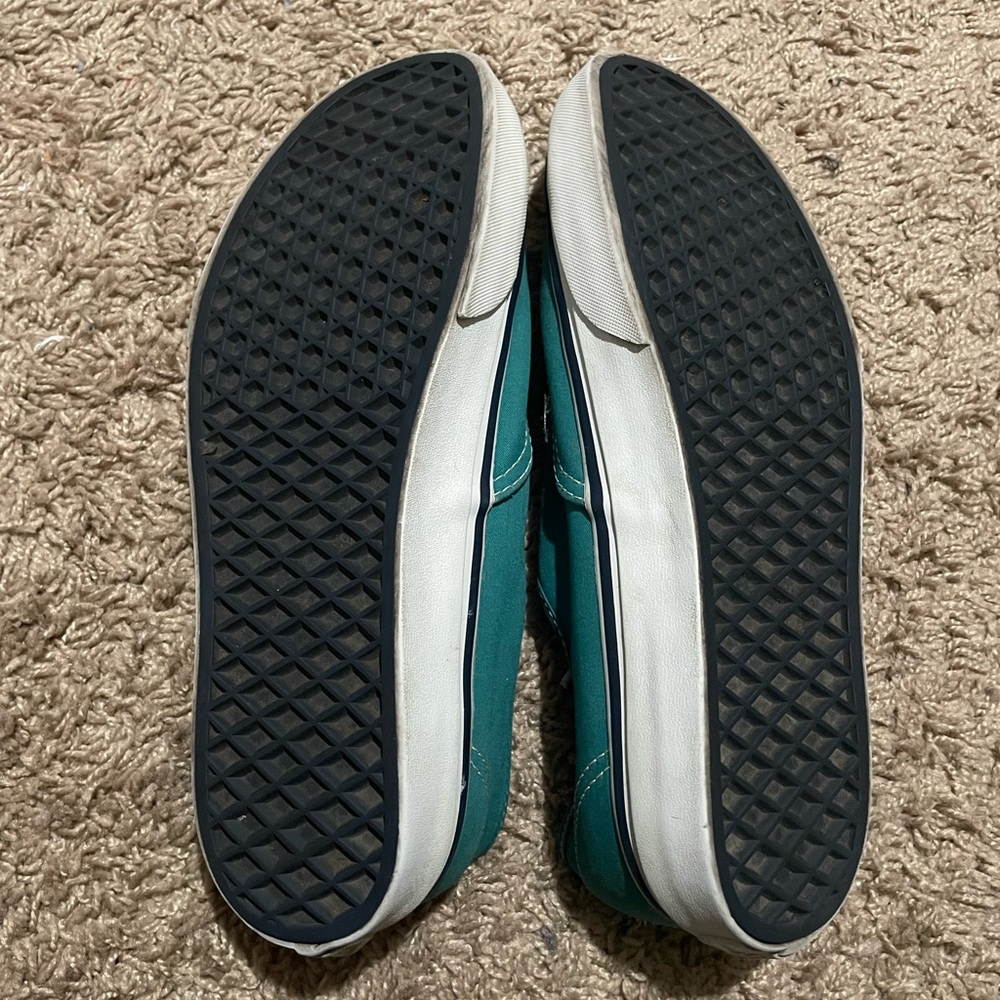 Vans (Size 8 mens) - Picture 4 of 6